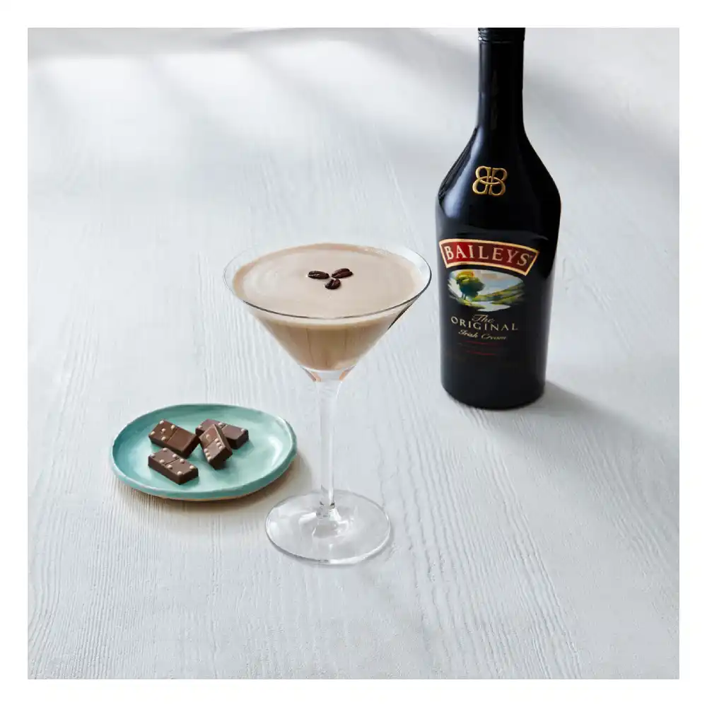 Baileys-Original-Irish-Cream-Liqueur-1L-2.webp