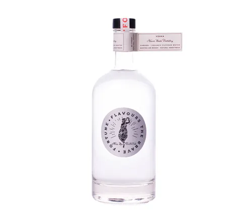 Noosa-Heads-Fortune-Vodka-700mL-1.webp
